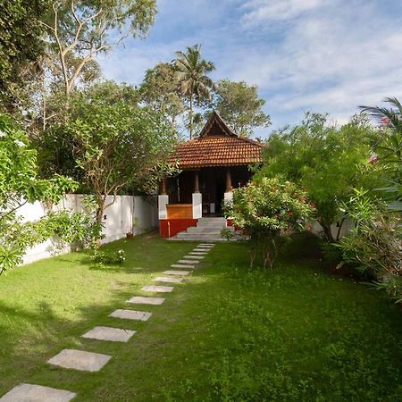 Deshadan'S Tarangi Beach Villas,Marari Mararikulam Luaran gambar