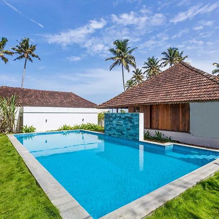 Deshadan'S Tarangi Beach Villas,Marari Mararikulam Luaran gambar