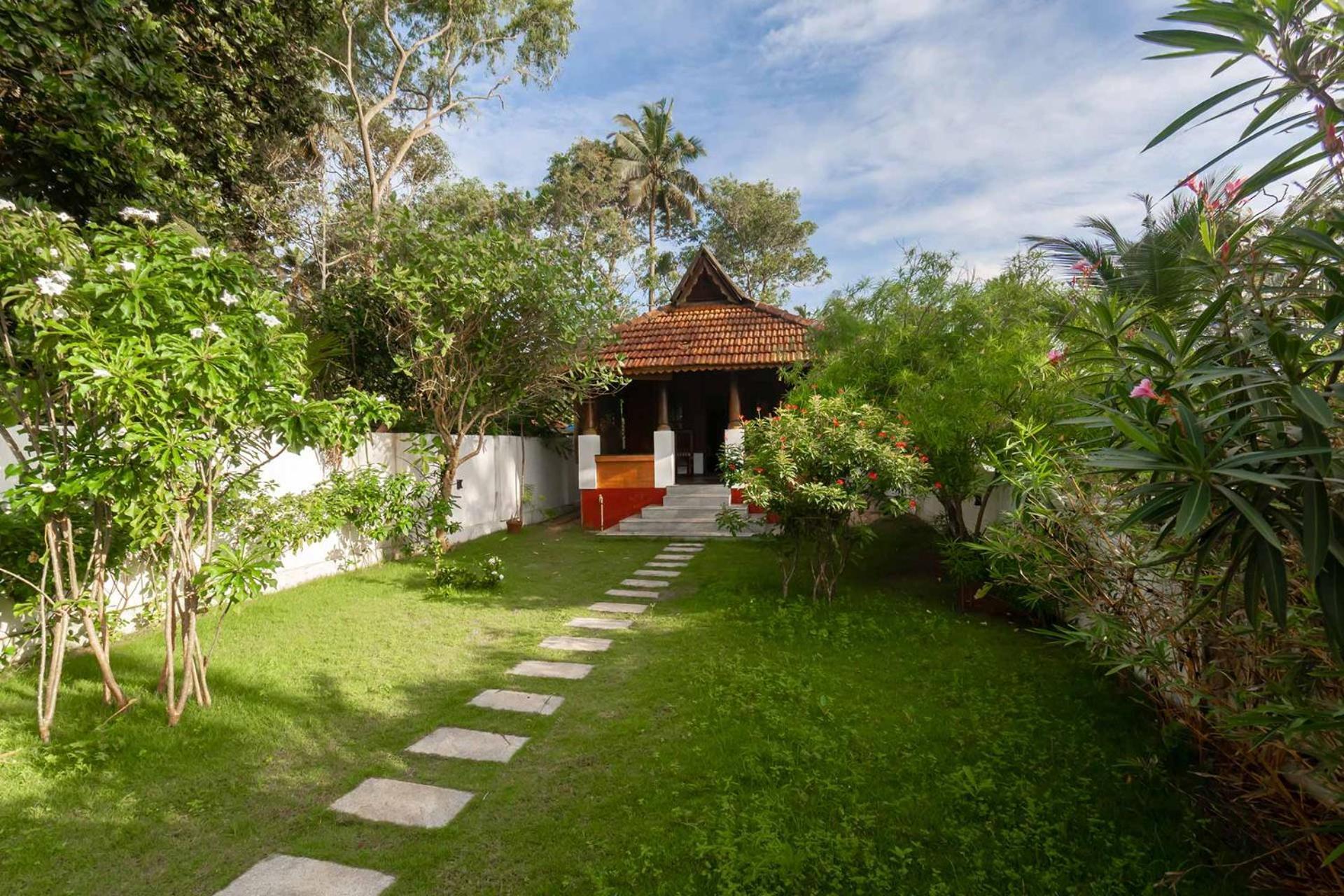 Deshadan'S Tarangi Beach Villas,Marari Mararikulam Luaran gambar