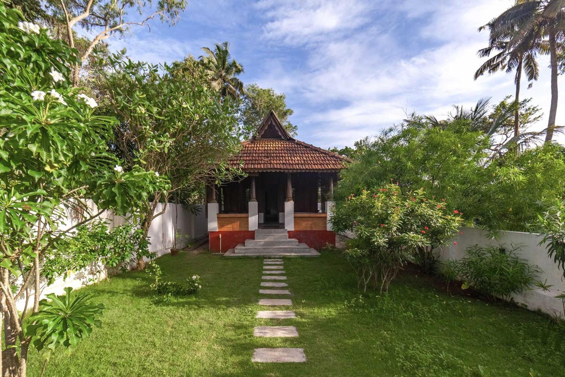Deshadan'S Tarangi Beach Villas,Marari Mararikulam Luaran gambar